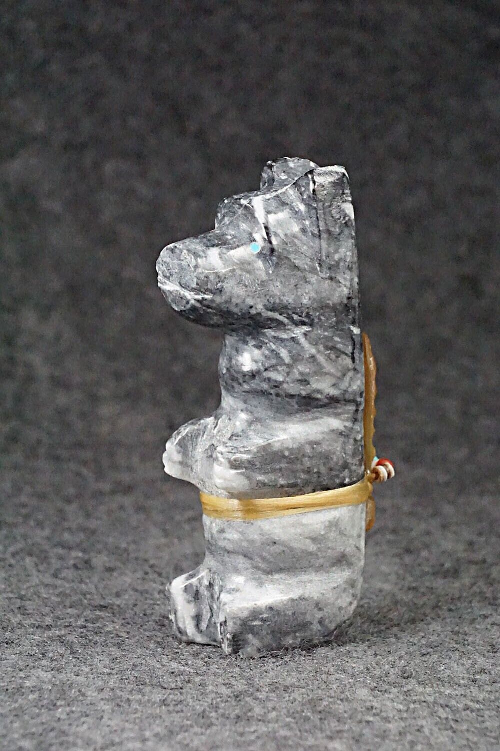 Bear Zuni Fetish Carving - Peter Gasper