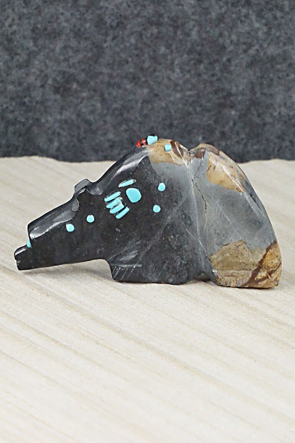 Bear Zuni Fetish Carving - Danette Laate