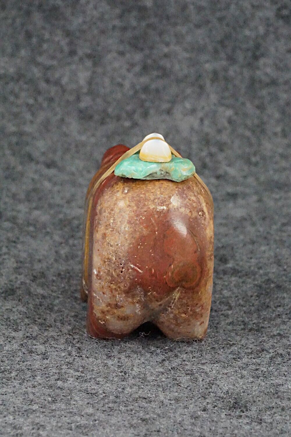 Bear Zuni Fetish Carving - Enrike Leekya