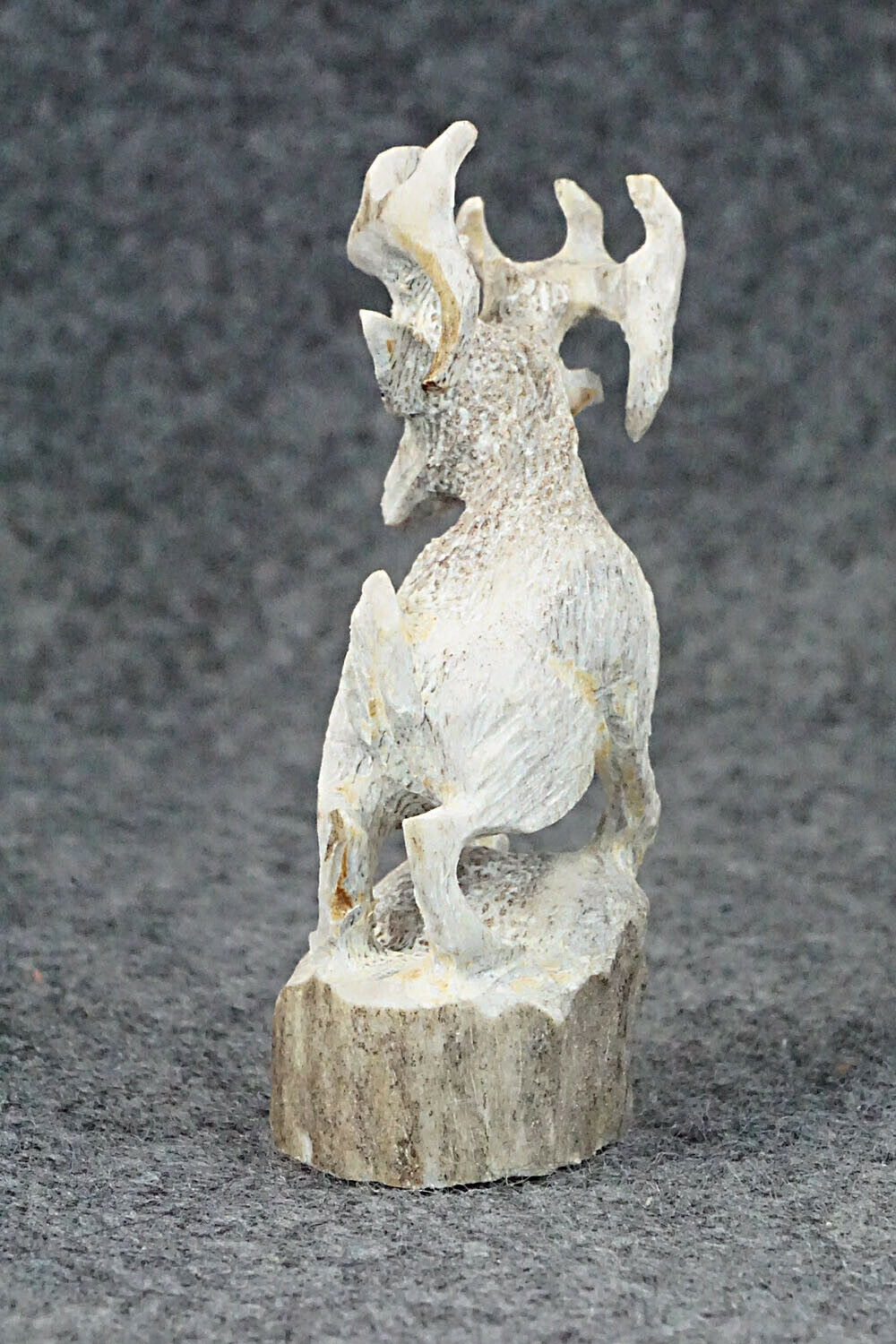 Deer Zuni Fetish Carving - Lewis Malie Jr.
