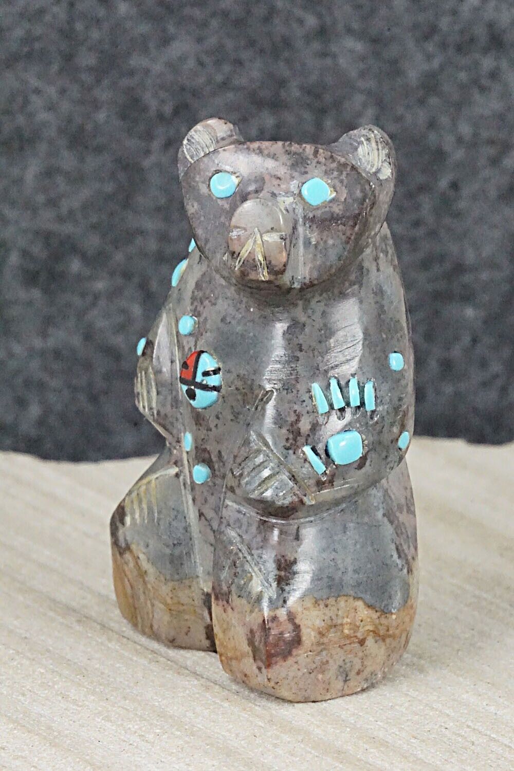 Bear Zuni Fetish Carving - Danette Laate
