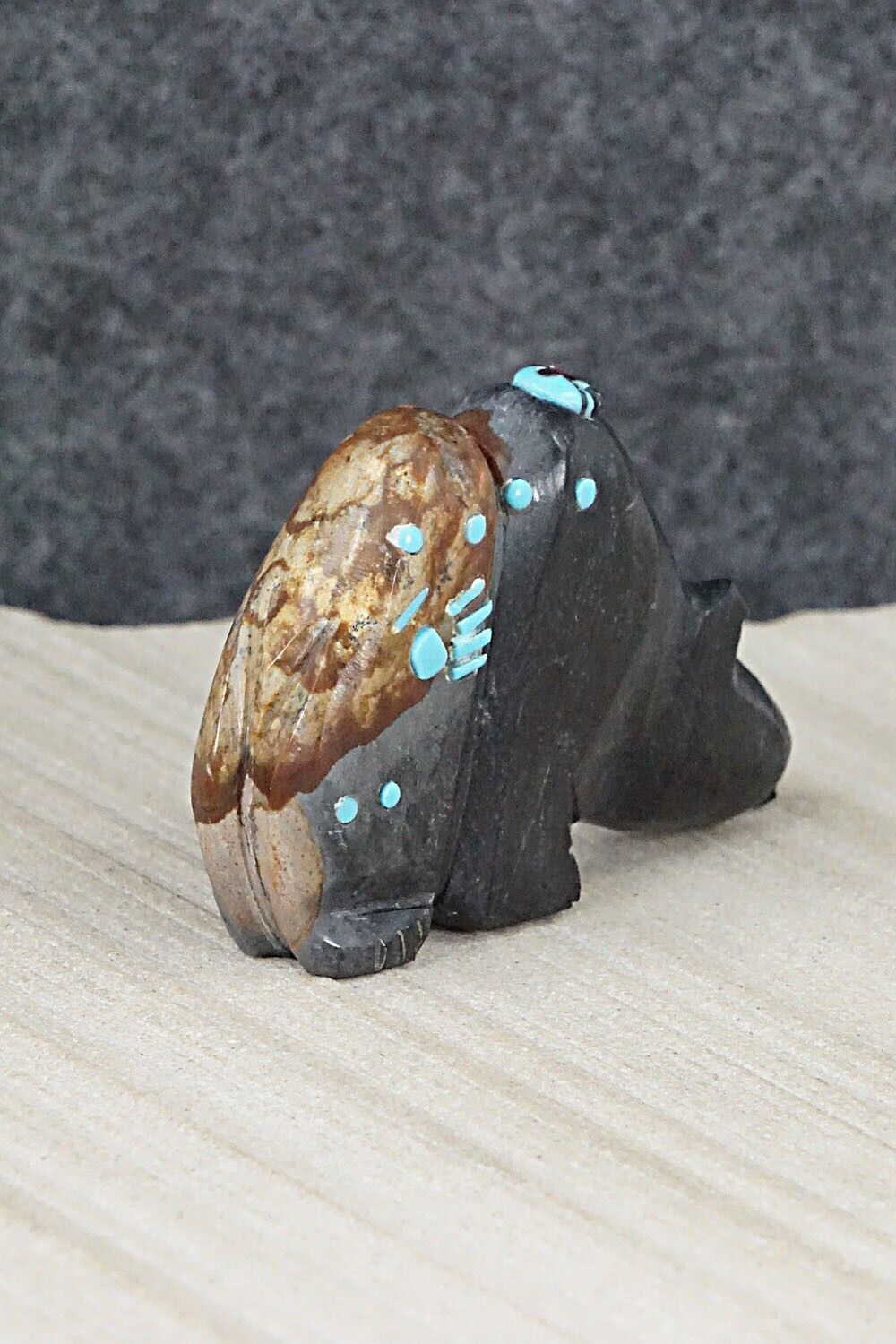 Bear Zuni Fetish Carving - Danette Laate