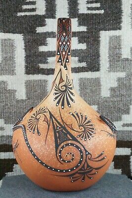 Zuni Pottery - Deldrick Cellicion