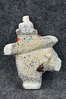 Bear Zuni Fetish Carving - Claudia Peina