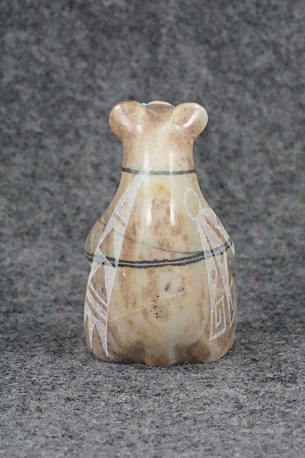 Bear Zuni Fetish Carving - Shannon Calavaza
