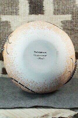 Zuni Pottery - Deldrick Cellicion