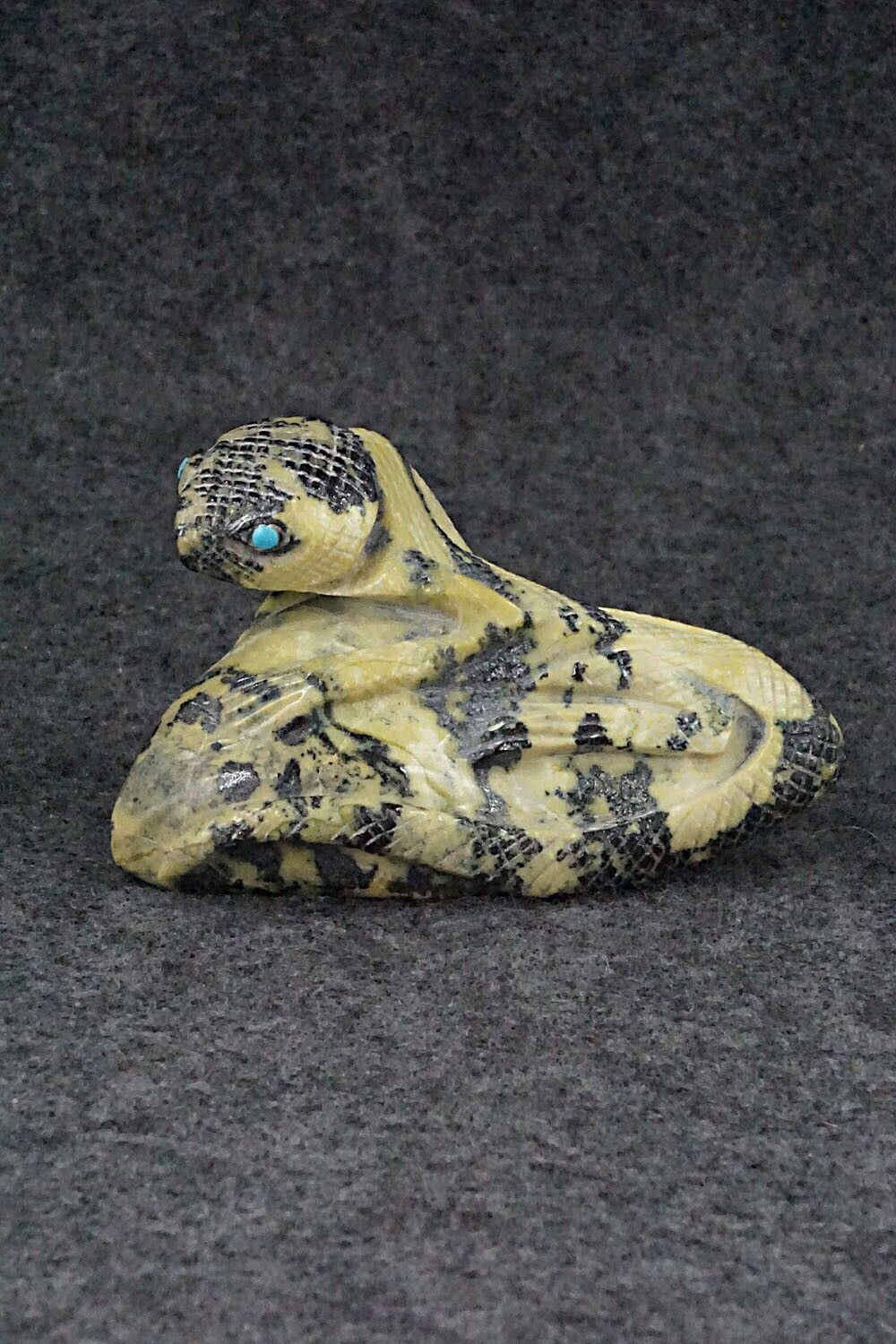 Lizard Zuni Fetish Carving - Hudson Sandy