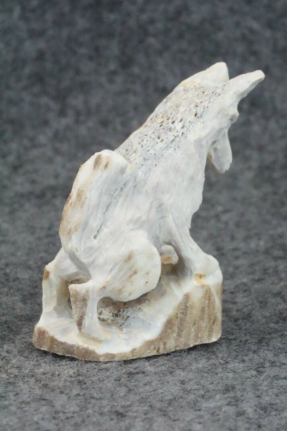 Wolf Zuni Fetish Carving - Lewis Malie Jr.
