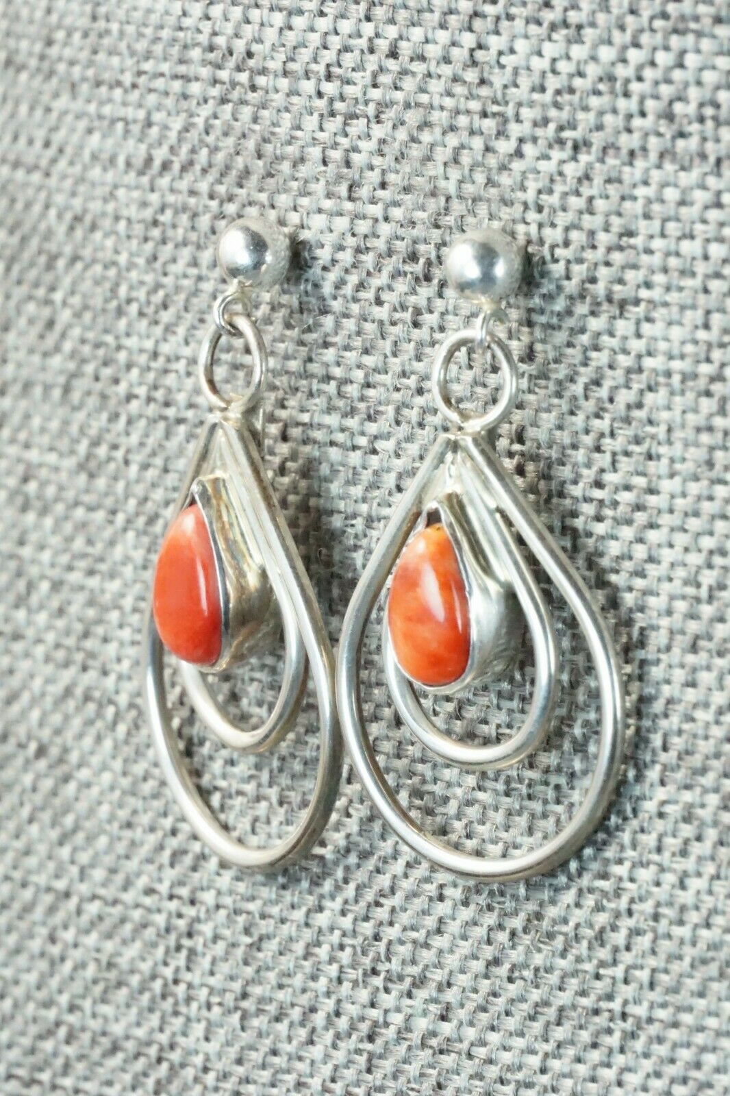Spiny Oyster & Sterling Silver Pendant and Earrings - Navajo