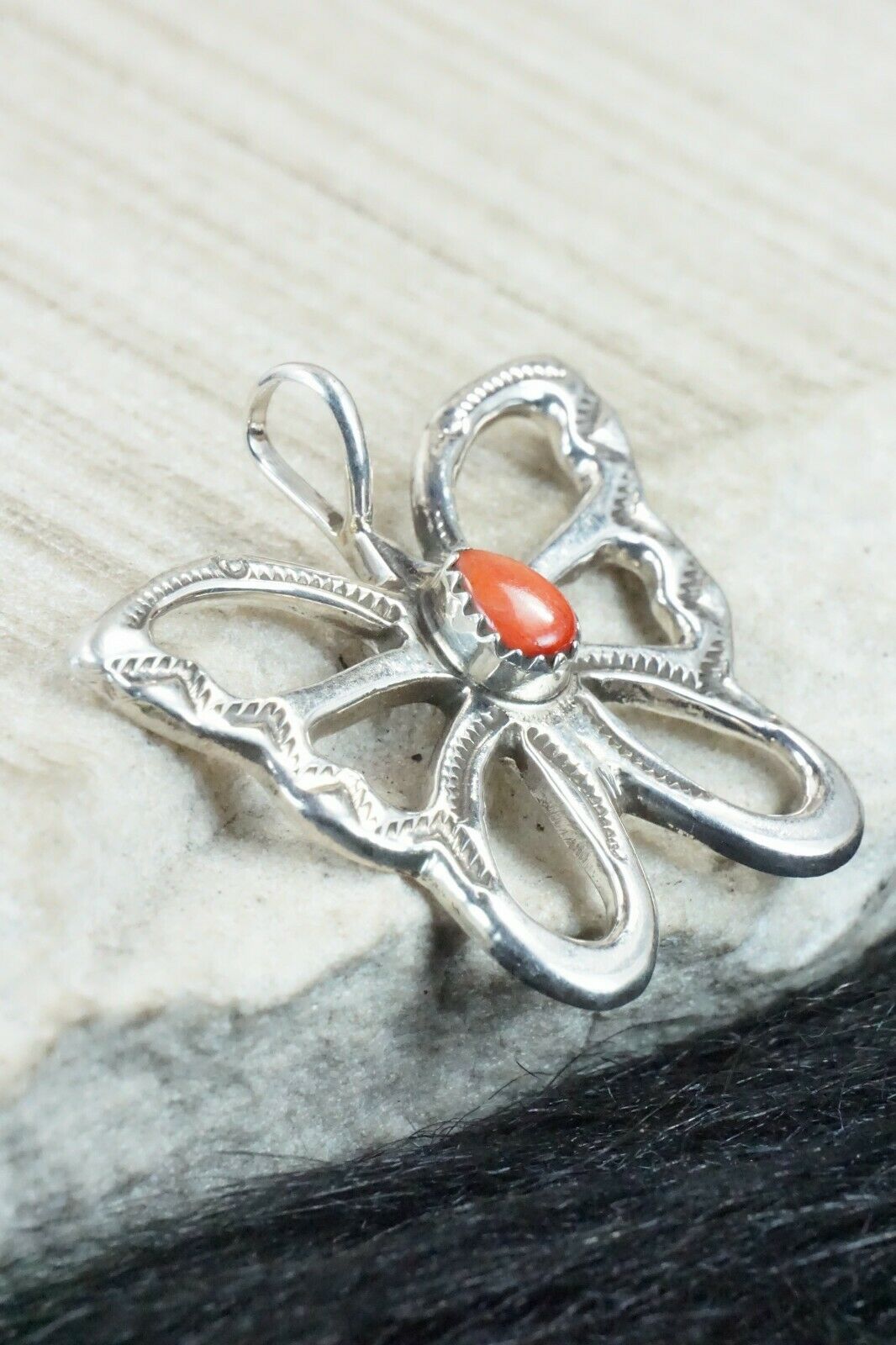Spiny Oyster & Sterling Silver Pendant - Pauline Nelson