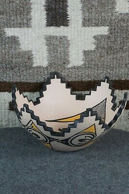 Zuni Pottery - Kalani Gchachu