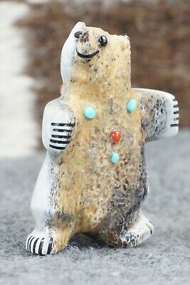 Bear Zuni Fetish Carving - Claudia Peina