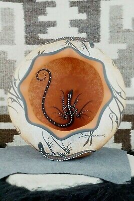 Zuni Pottery - Deldrick Cellicion