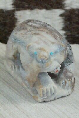 Bear Zuni Fetish Carving - Derrick Kaamasee