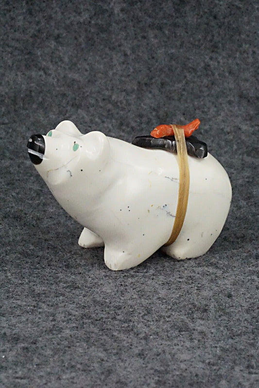 Bear Zuni Fetish Carving - Enrike Leekya