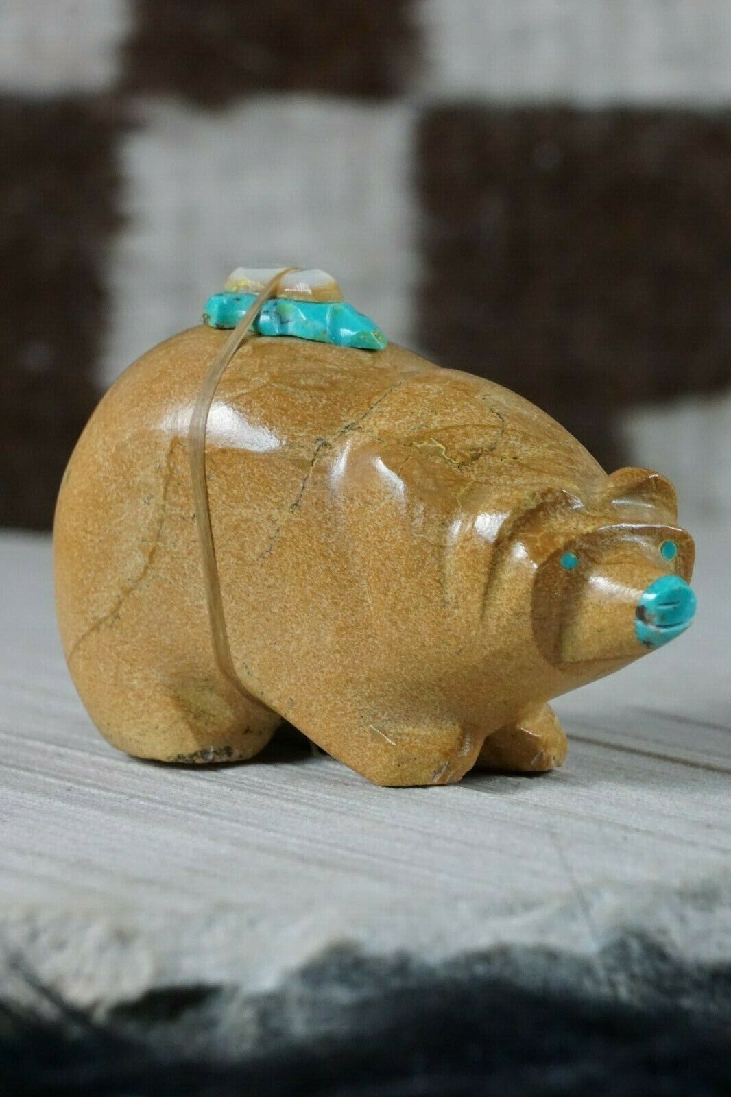 Bear Zuni Fetish Carving - Enrike Leekya - High Lonesome Trading