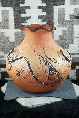 Zuni Pottery - Deldrick Cellicion