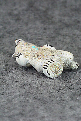 Bear Zuni Fetish Carving - Claudia Peina