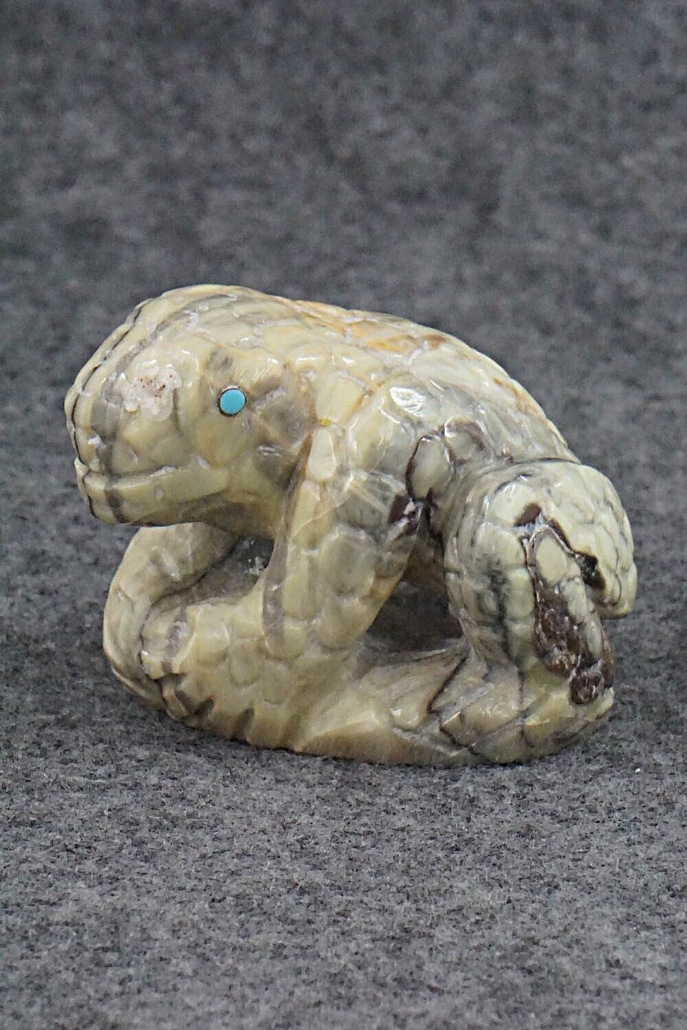 Frog Zuni Fetish Carving - Carlton Kaamasee