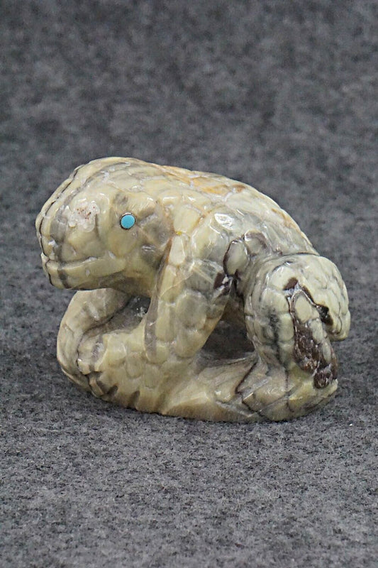 Frog Zuni Fetish Carving - Carlton Kaamasee