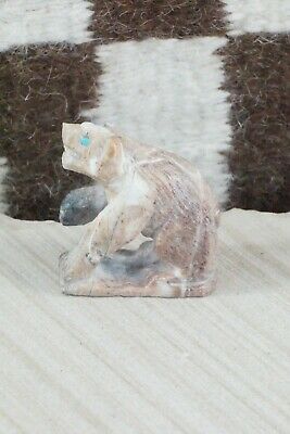 Bear Zuni Fetish Carving - Derrick Kaamasee
