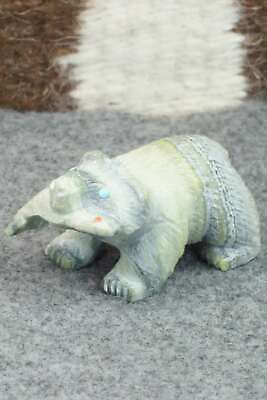 Bear Zuni Fetish Carving - Derrick Kaamasee