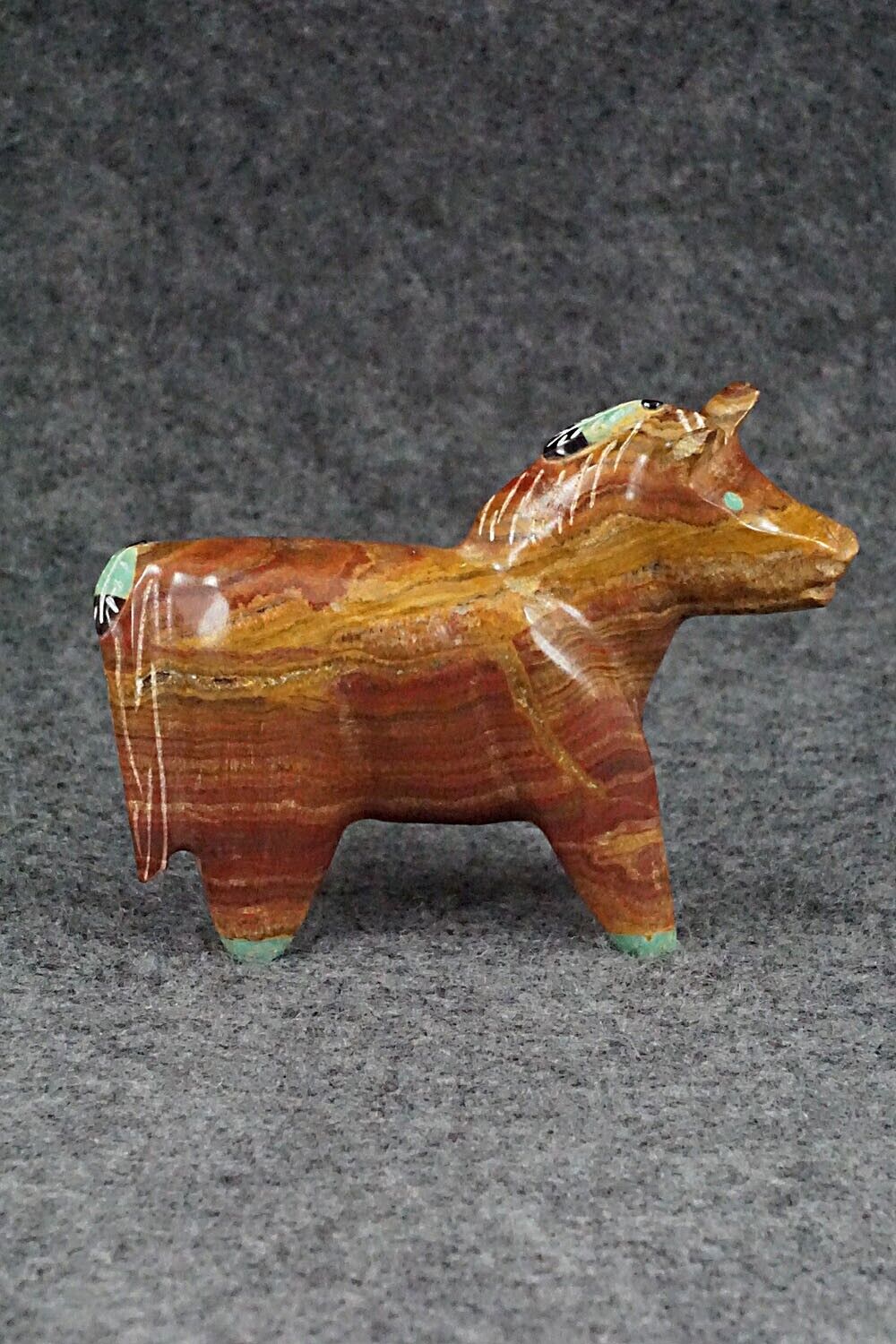 Horse Zuni Fetish Carving - Enrike Leekya
