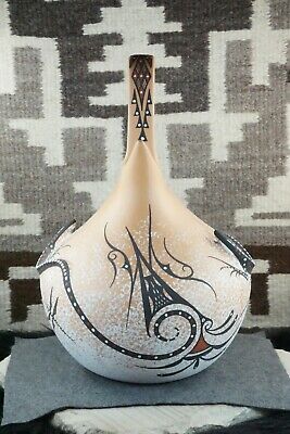 Zuni Pottery - Deldrick Cellicion