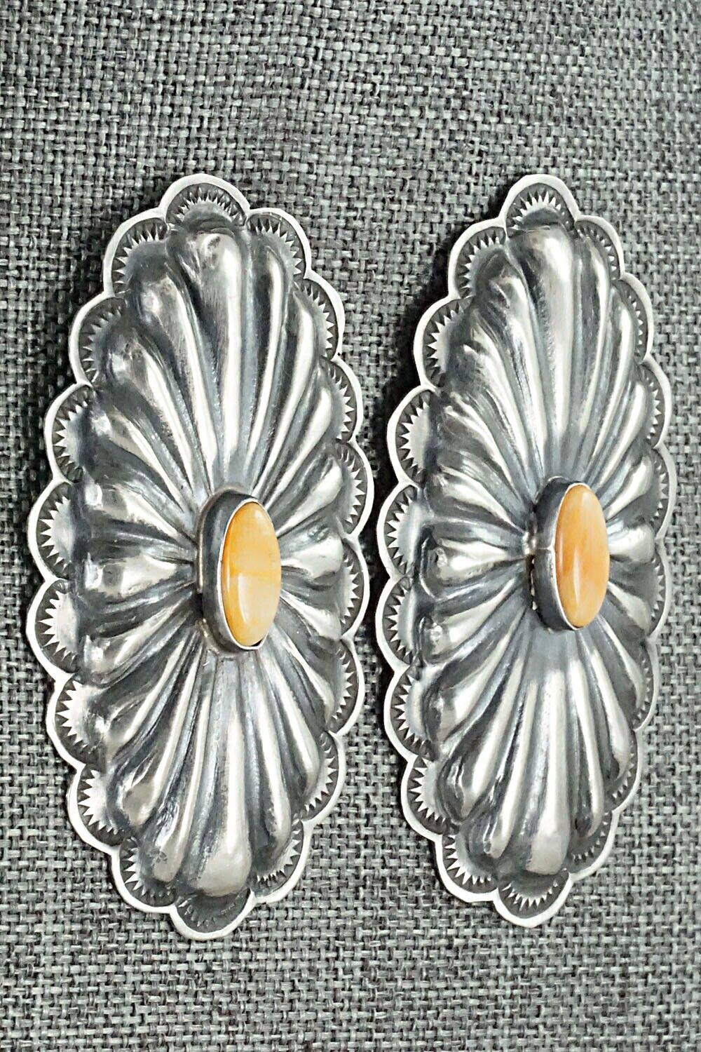 Spiny Oyster and Sterling Silver Earrings - Rita Lee