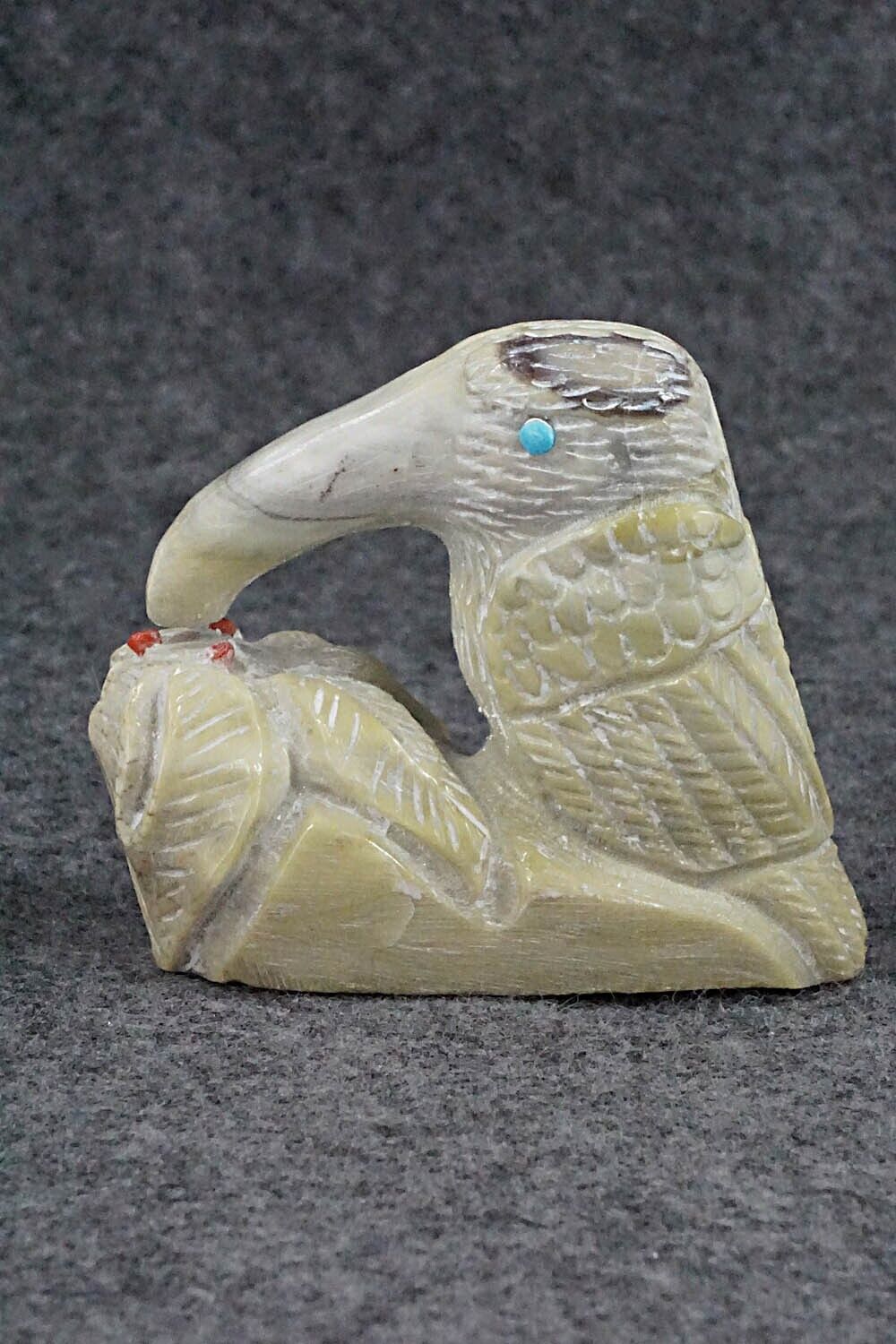 Hummingbird Zuni Fetish Carving - Carlton Kaamasee