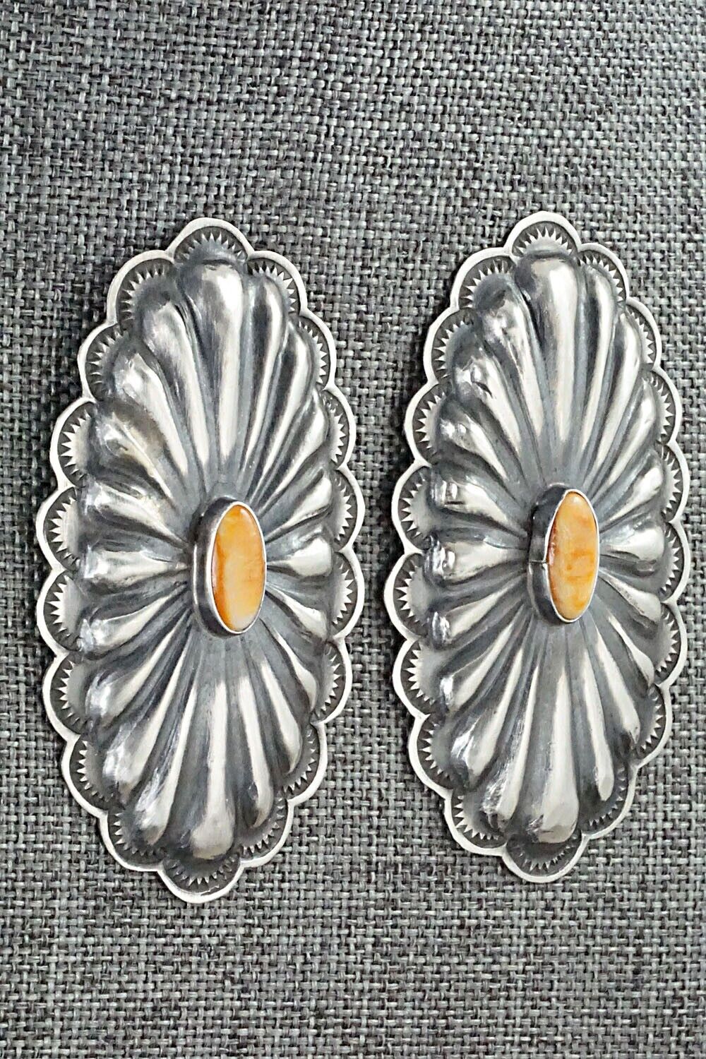 Spiny Oyster and Sterling Silver Earrings - Rita Lee