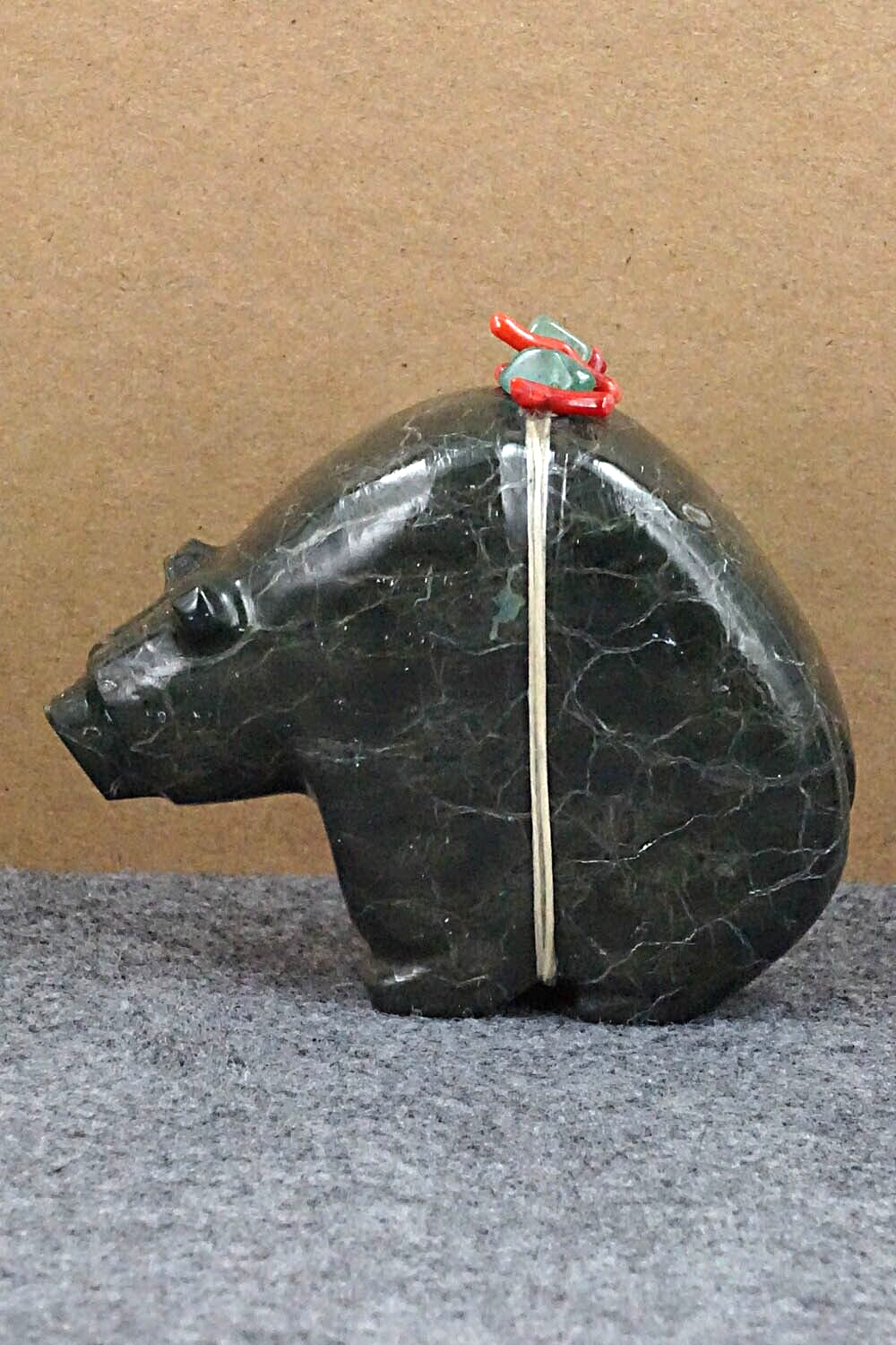 Bear Zuni Fetish Carving - Paulette Quam