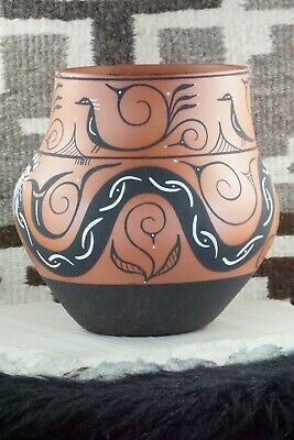 Zuni Pottery - Peynetsa