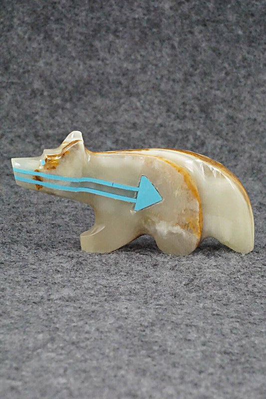 Wolf Zuni Fetish Carving - Rodney Laiwakete