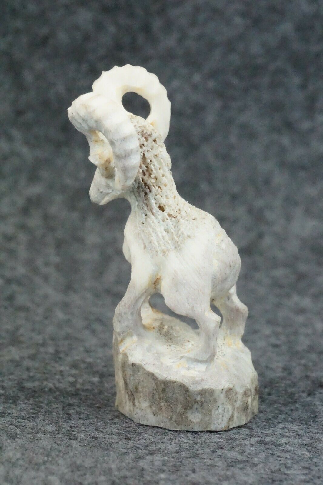 Ram Zuni Fetish Carving - Lewis Malie Jr.