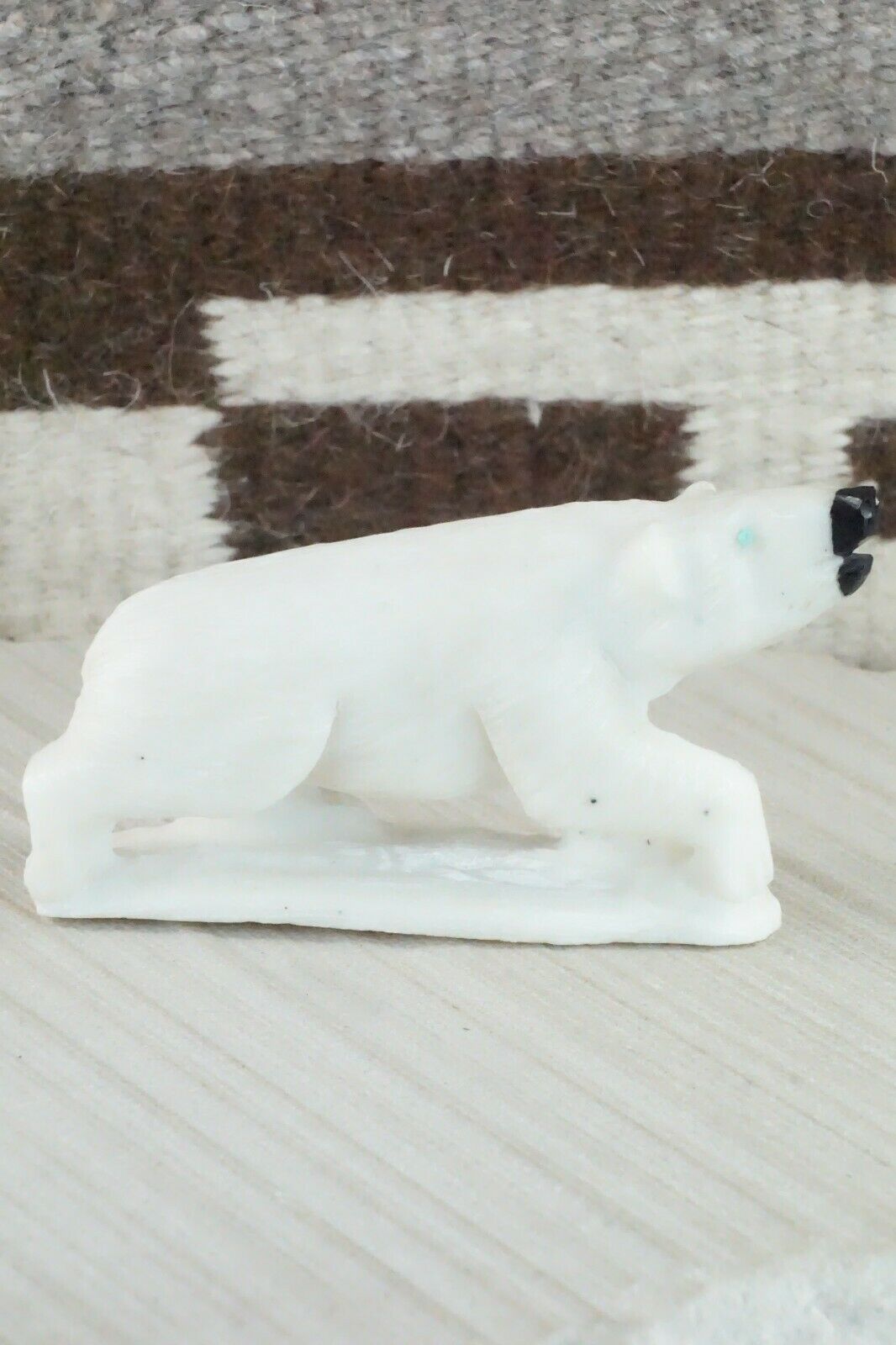 Polar Bear Zuni Fetish Carving - Derrick Kaamasee