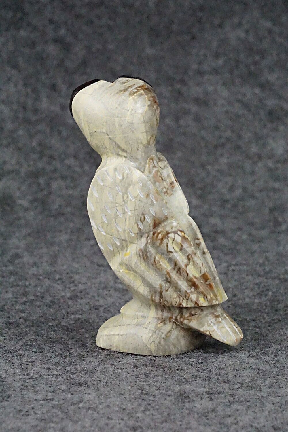Owl Zuni Fetish Carving - Enrike Leekya