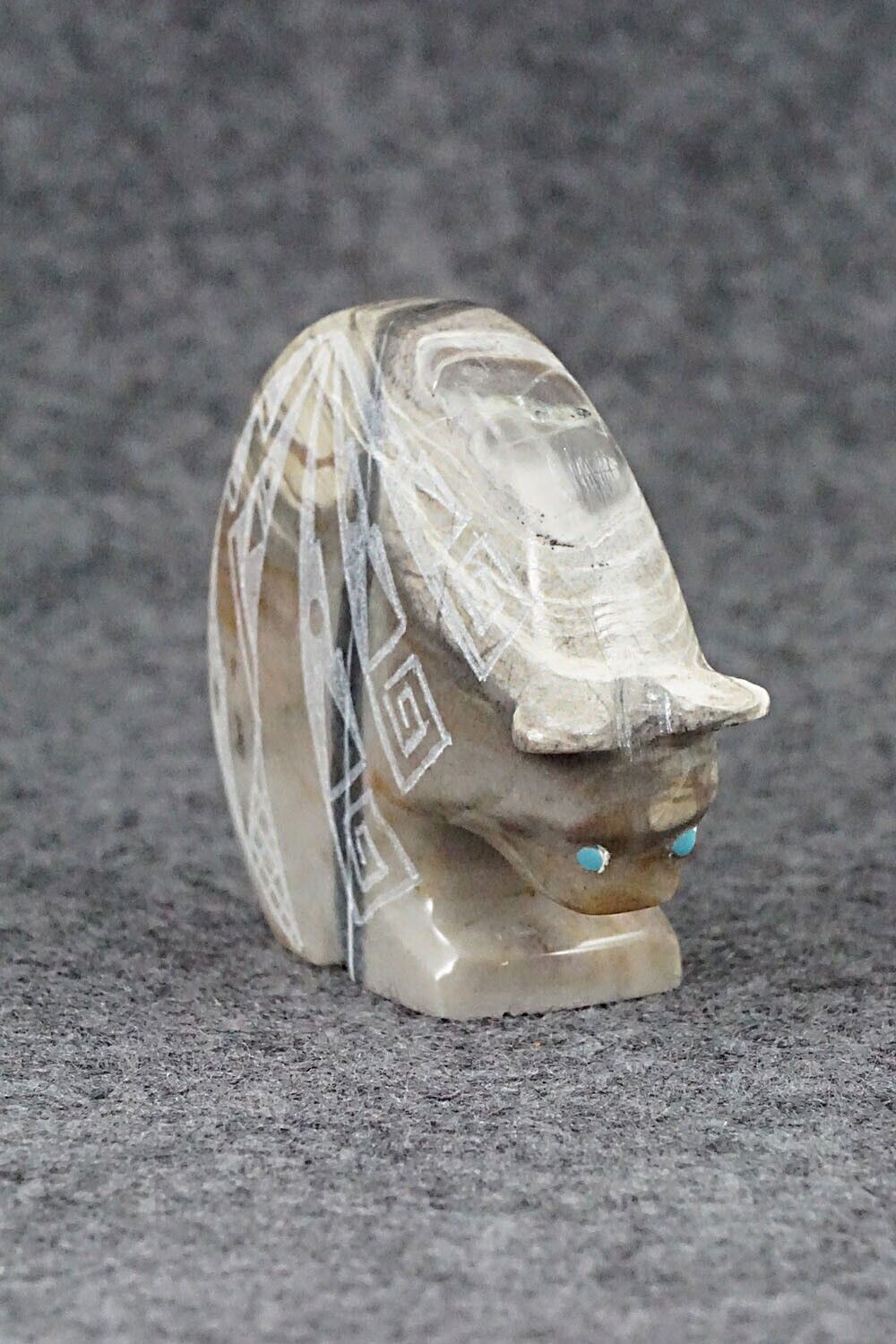 Bear Zuni Fetish Carving - Shannon Calavaza