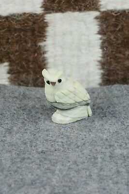 Owl Zuni Fetish Carving - Edison Bobelu