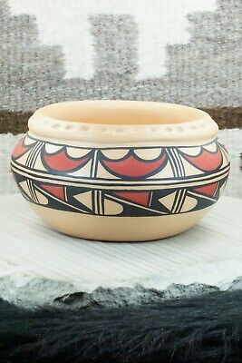 Hopi Pottery - Alta Yesslith