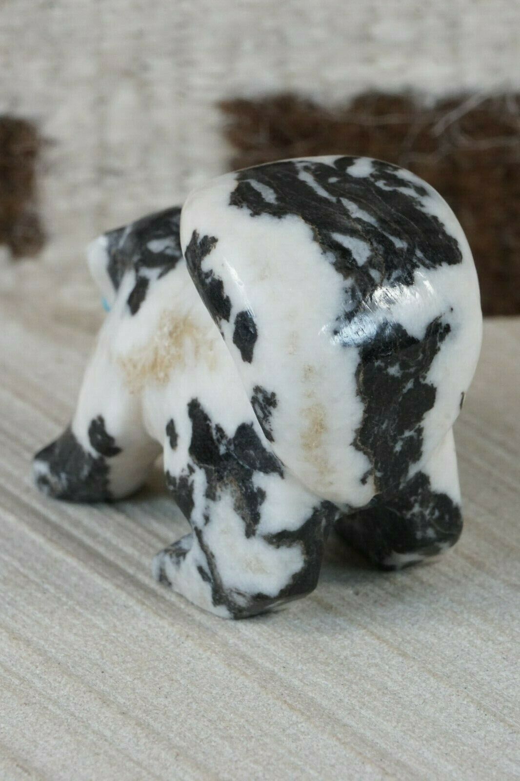 Badger Zuni Fetish Carving - Derrick Kaamasee - High Lonesome Trading