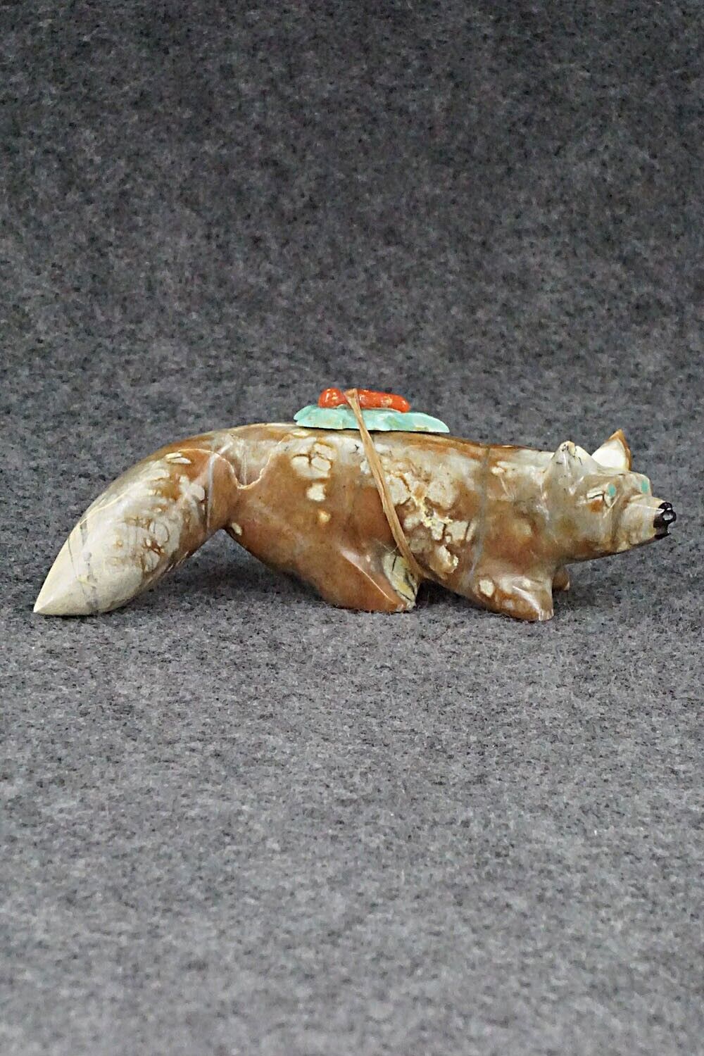 Wolf Zuni Fetish Carving - Enrike Leekya