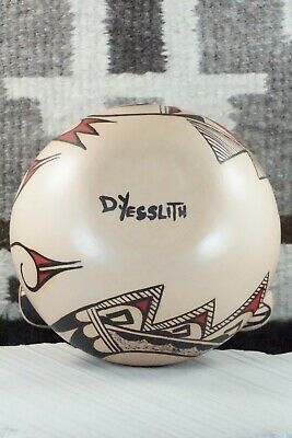 Hopi Pottery - D. Yesslith
