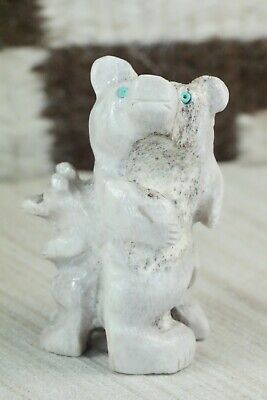 Bear Zuni Fetish Carving - Allison White