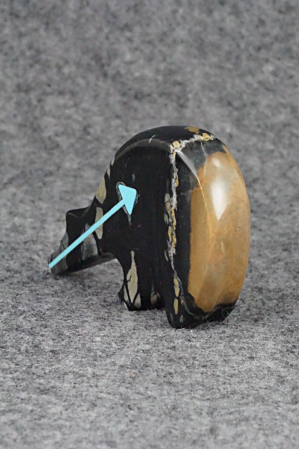 Bear Zuni Fetish Carving - Rodney Laiwakete