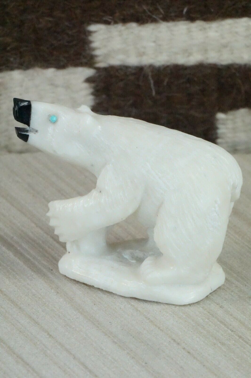 Polar Bear Zuni Fetish Carving - Derrick Kaamasee
