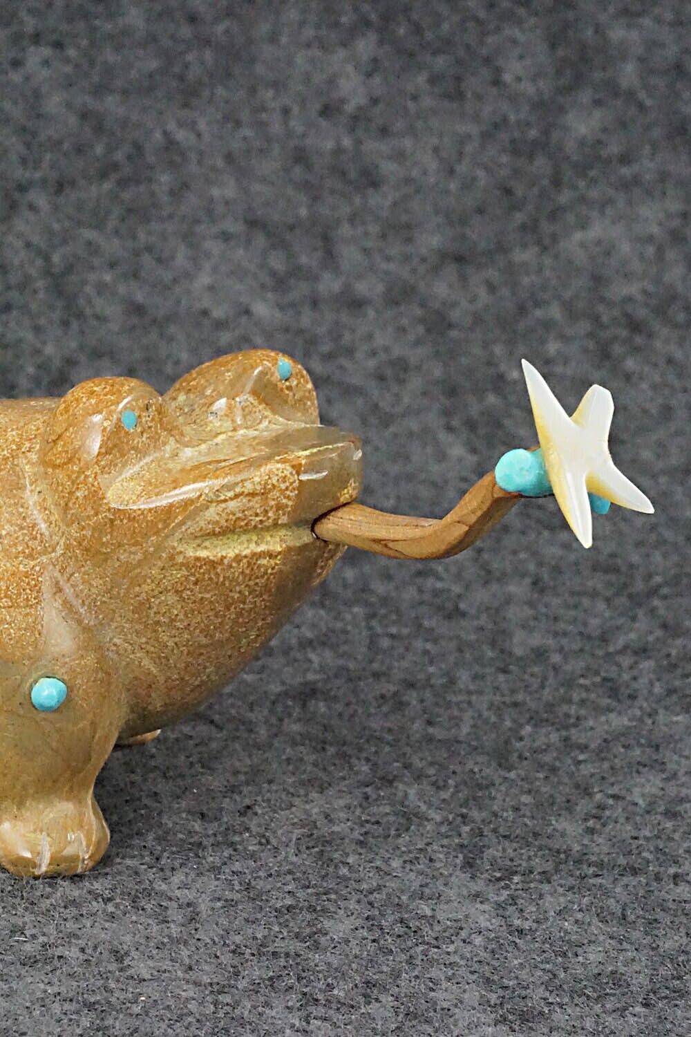 Frog Zuni Fetish Carving - Enrike Leekya