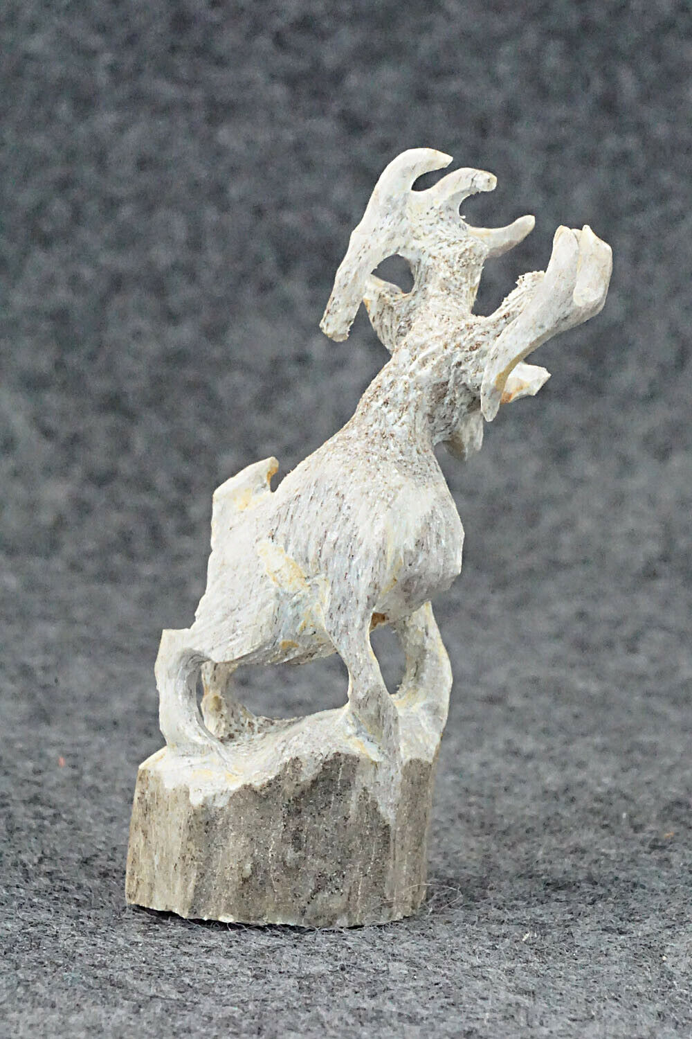 Deer Zuni Fetish Carving - Lewis Malie Jr.