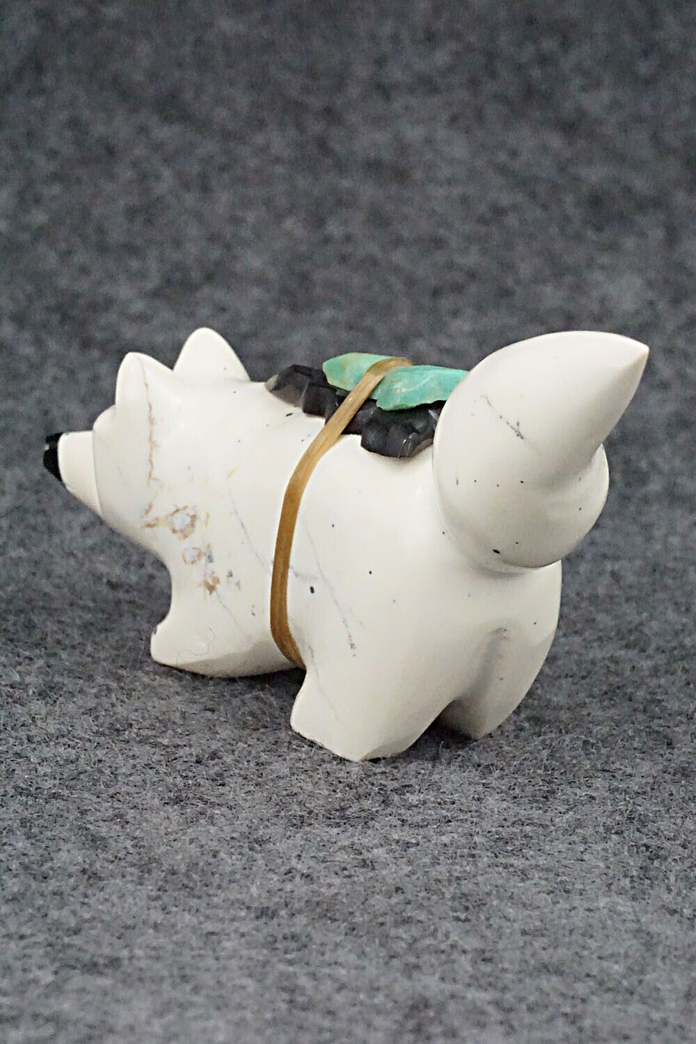 Wolf Zuni Fetish Carving - Enrike Leekya