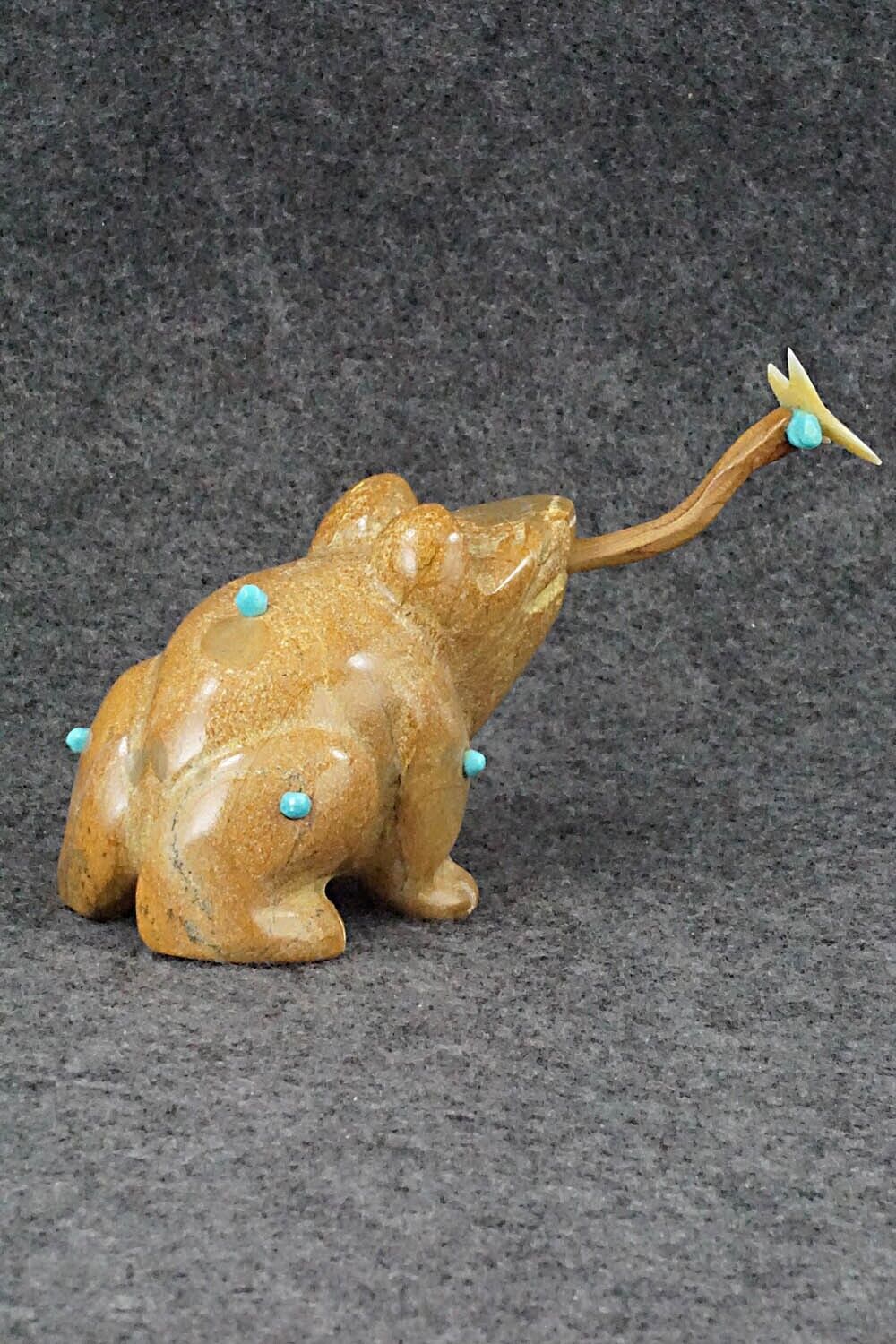 Frog Zuni Fetish Carving - Enrike Leekya